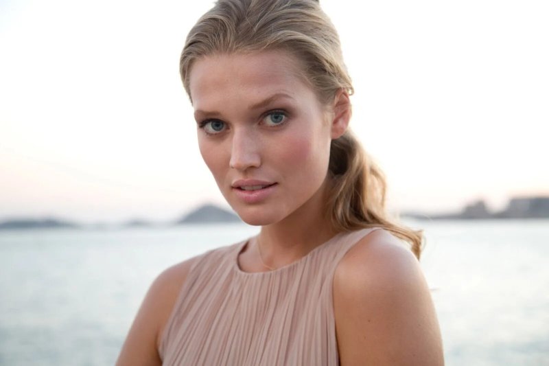 Toni garrn