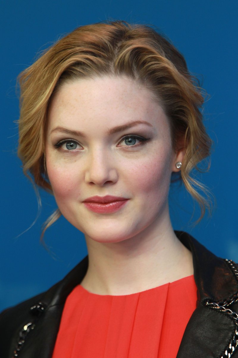 Holliday grainger