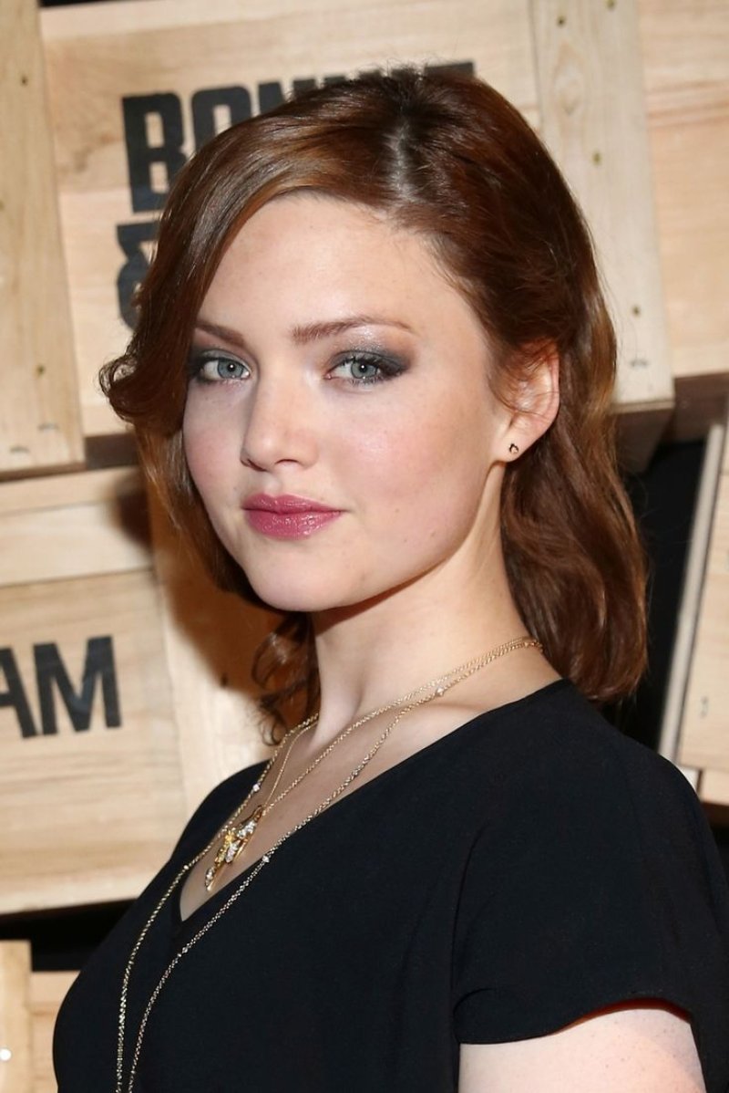 Holliday grainger