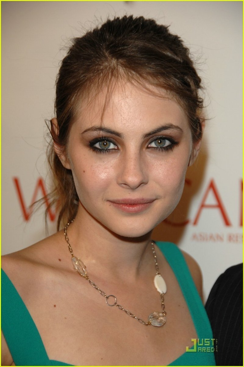 Willa holland