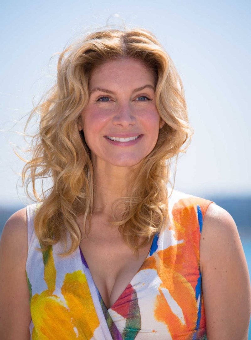 Elizabeth mitchell