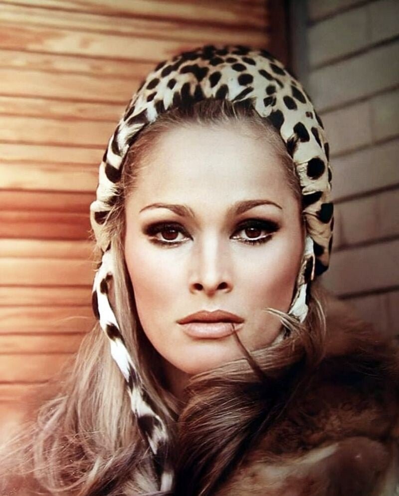 Ursula andress