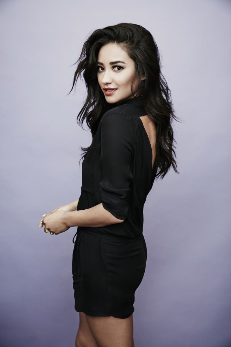 Shay mitchell