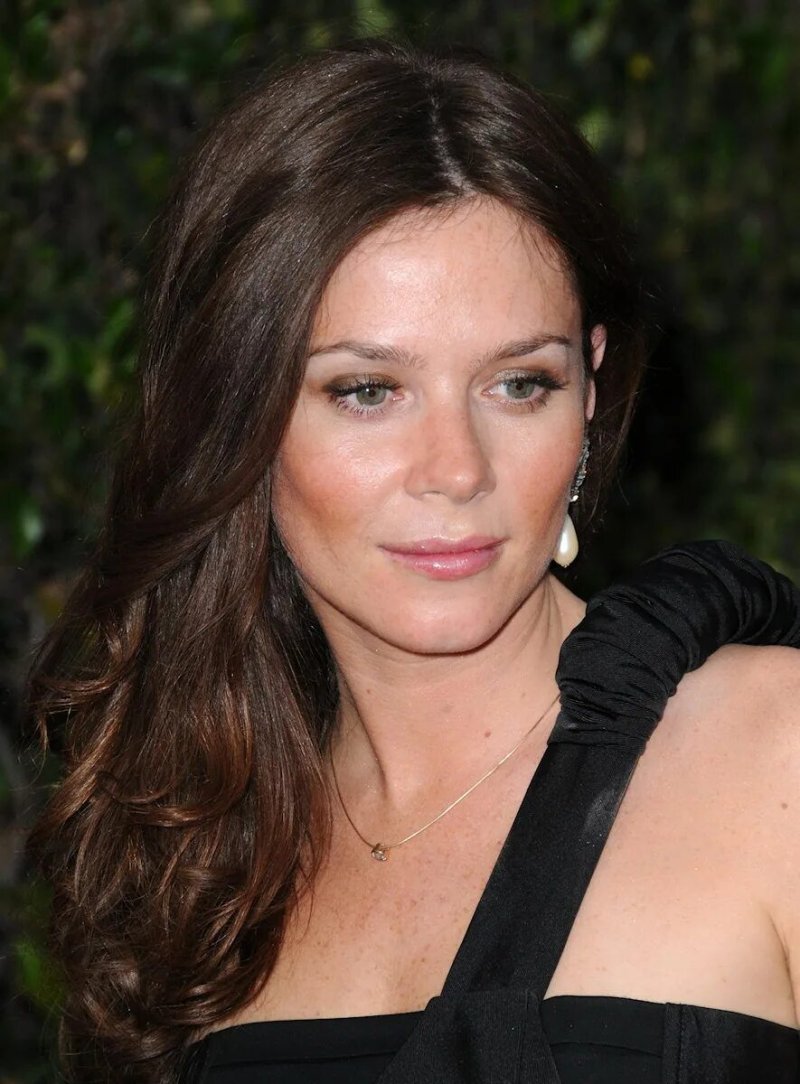 Anna friel