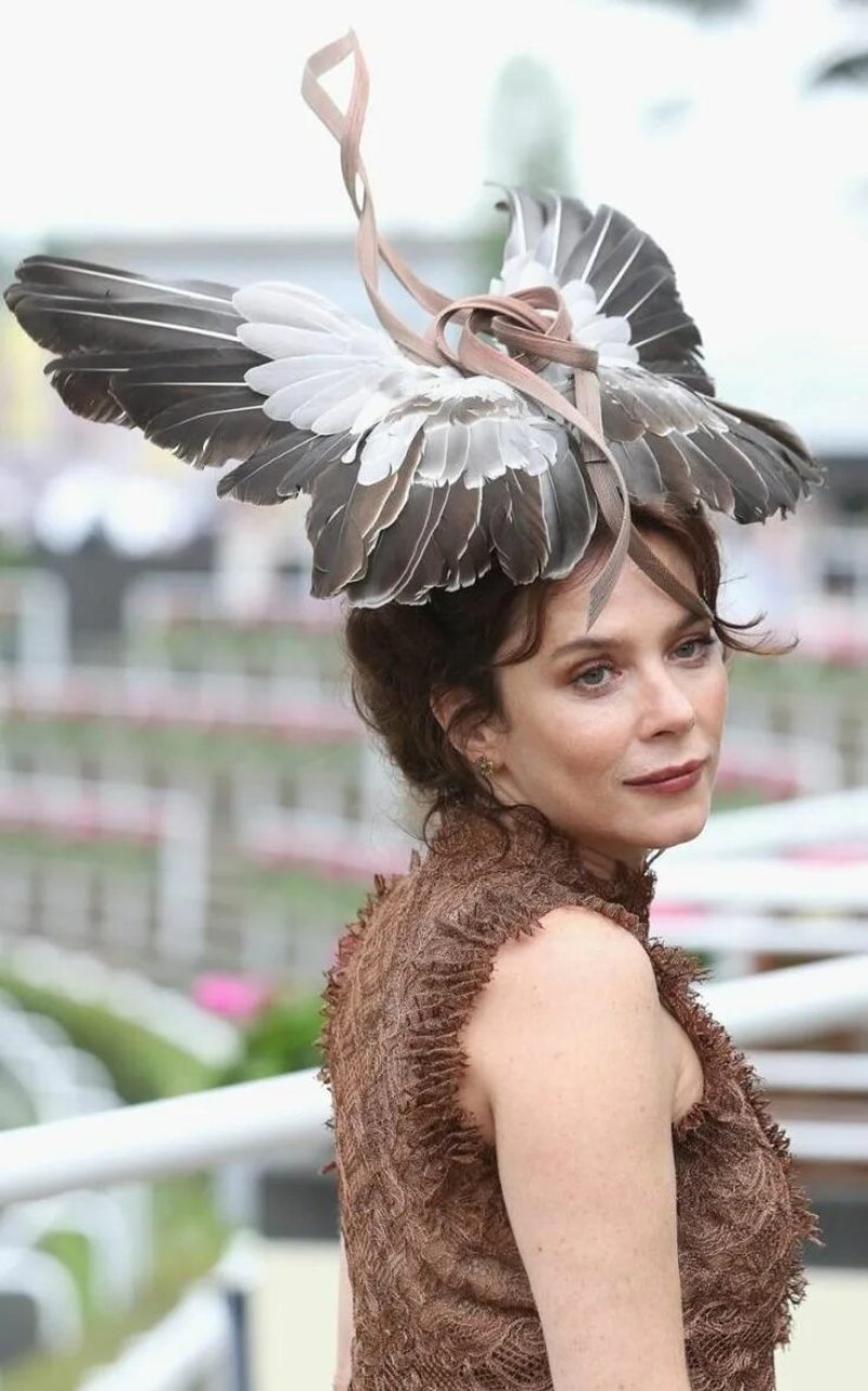 Anna friel